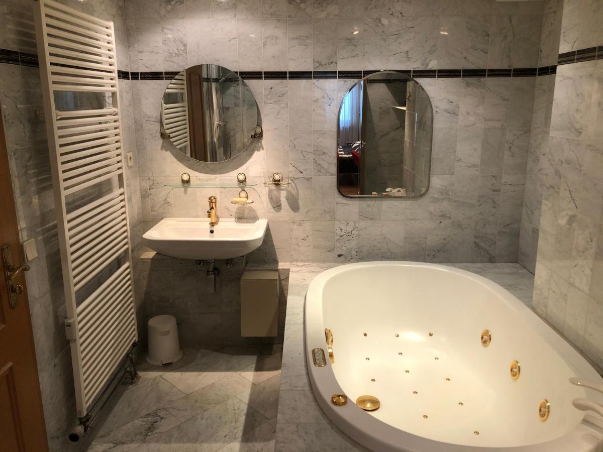 Wohnung Fuer 4 Personen, 2 Schlafzimmer, 2 Parkplaetze, Wlan Констанц Экстерьер фото